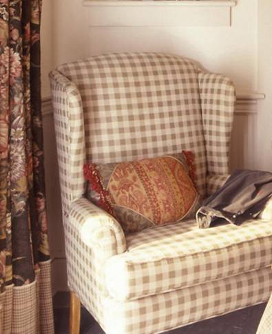 An example of fine upholstery from Lerner Interiors